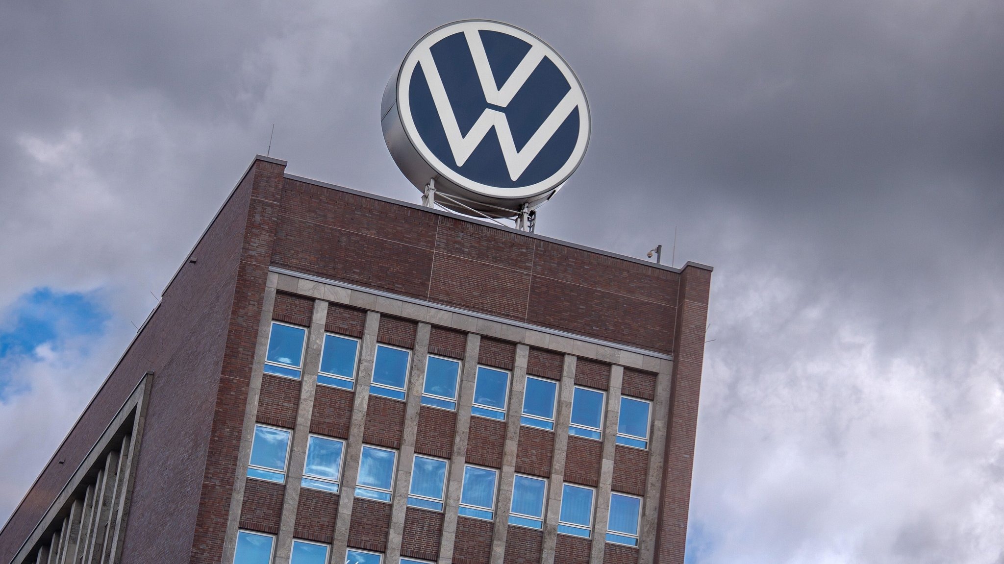 VW plant Gehaltsstopp bis 2030 wegen Sparmaßnahmen